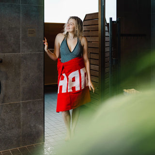 Harvia - Towel (27.56" × 55.12") Red